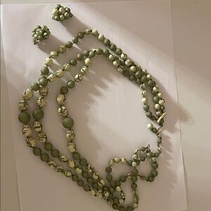 Vintage necklace with matching clip on earrings